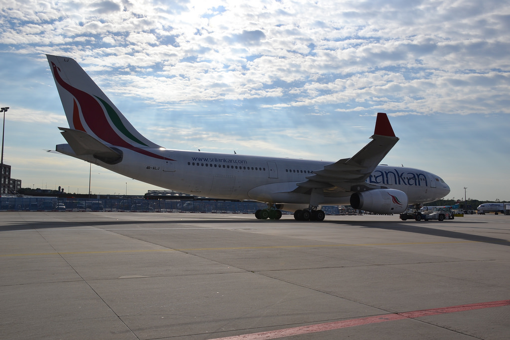 Photo of Srilankan Airlines 4R-ALJ, Airbus A330-200