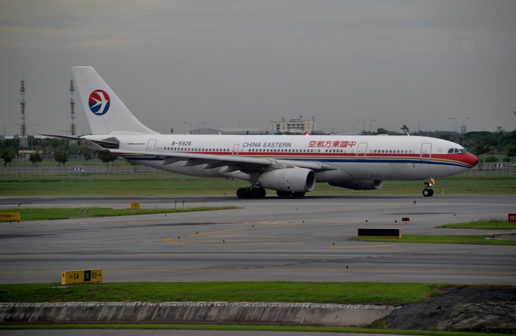 Photo of China Eastern Airlines B-5926, Airbus A330-200