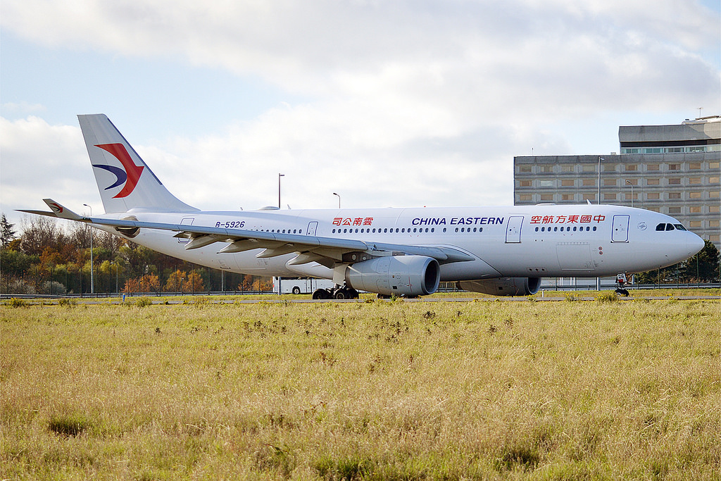 Photo of China Eastern Airlines B-5926, Airbus A330-200