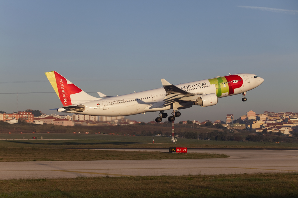 Photo of TAP Air Portugal CS-TOJ, Airbus A330-200