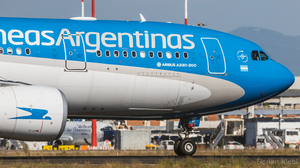 Photo of Aerolineas Argentinas LV-GIF, Airbus A330-200