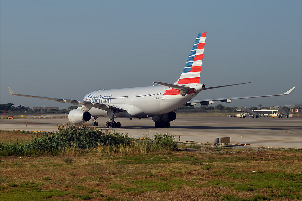 Photo of American Airlines N280AY, Airbus A330-200