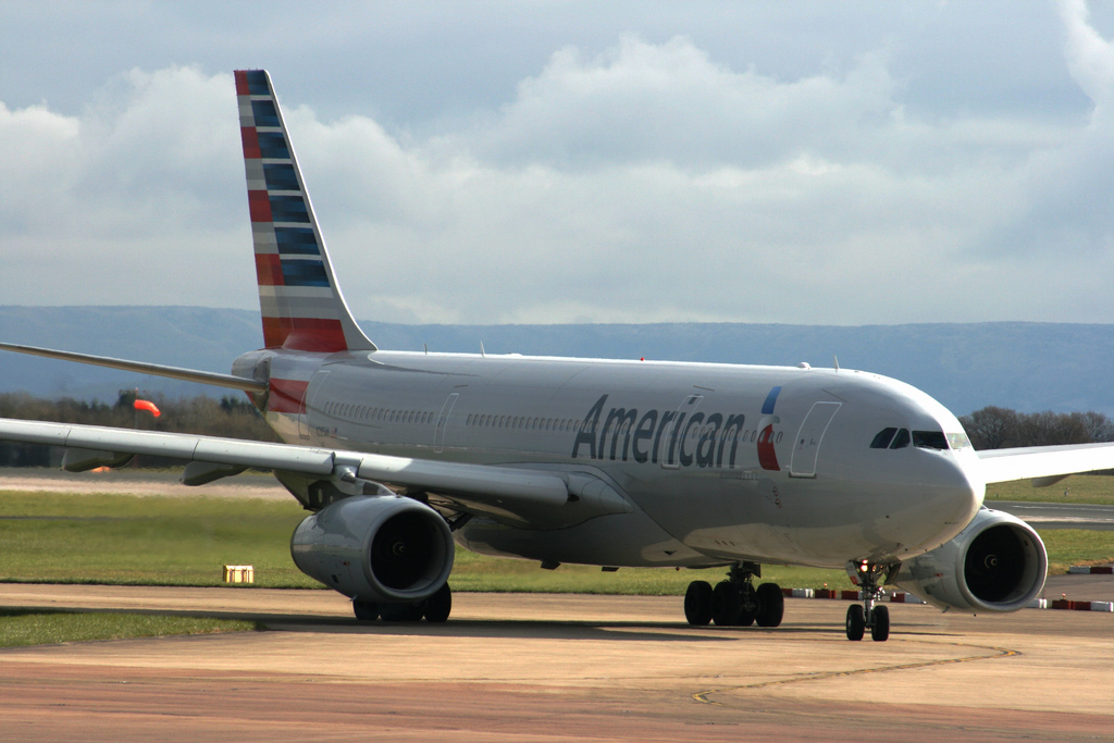 Photo of American Airlines N285AY, Airbus A330-200