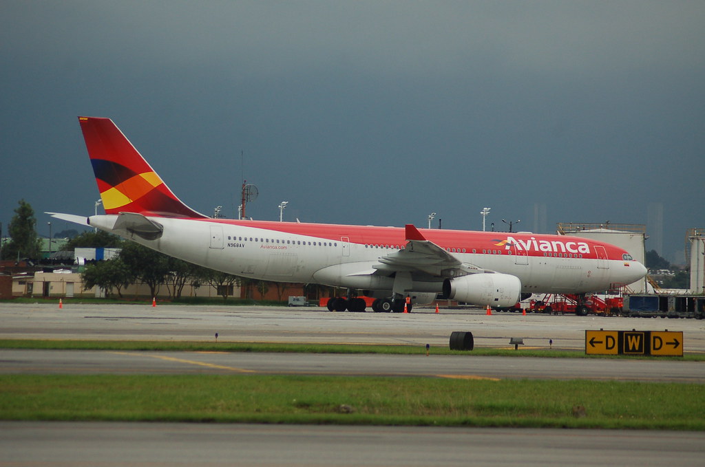 Photo of Avianca N968AV, Airbus A330-200
