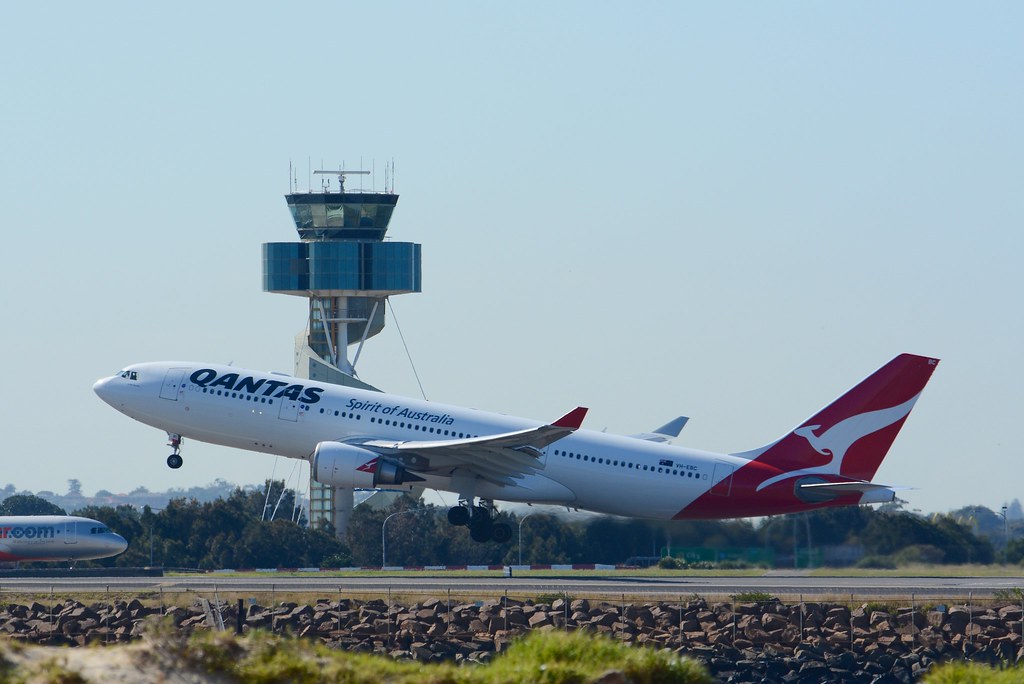 Photo of Qantas VH-EBC, Airbus A330-200