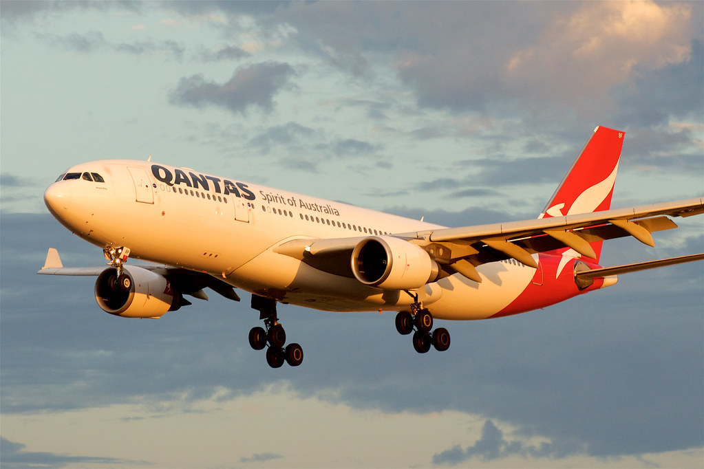 Photo of Qantas VH-EBF, Airbus A330-200