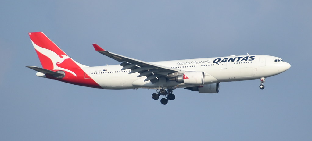 Photo of Qantas VH-EBL, Airbus A330-200