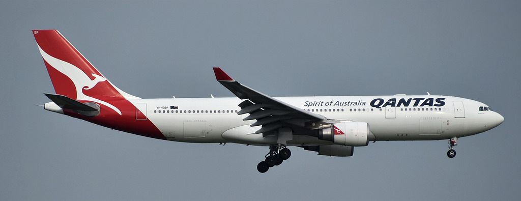 Photo of Qantas VH-EBP, Airbus A330-200
