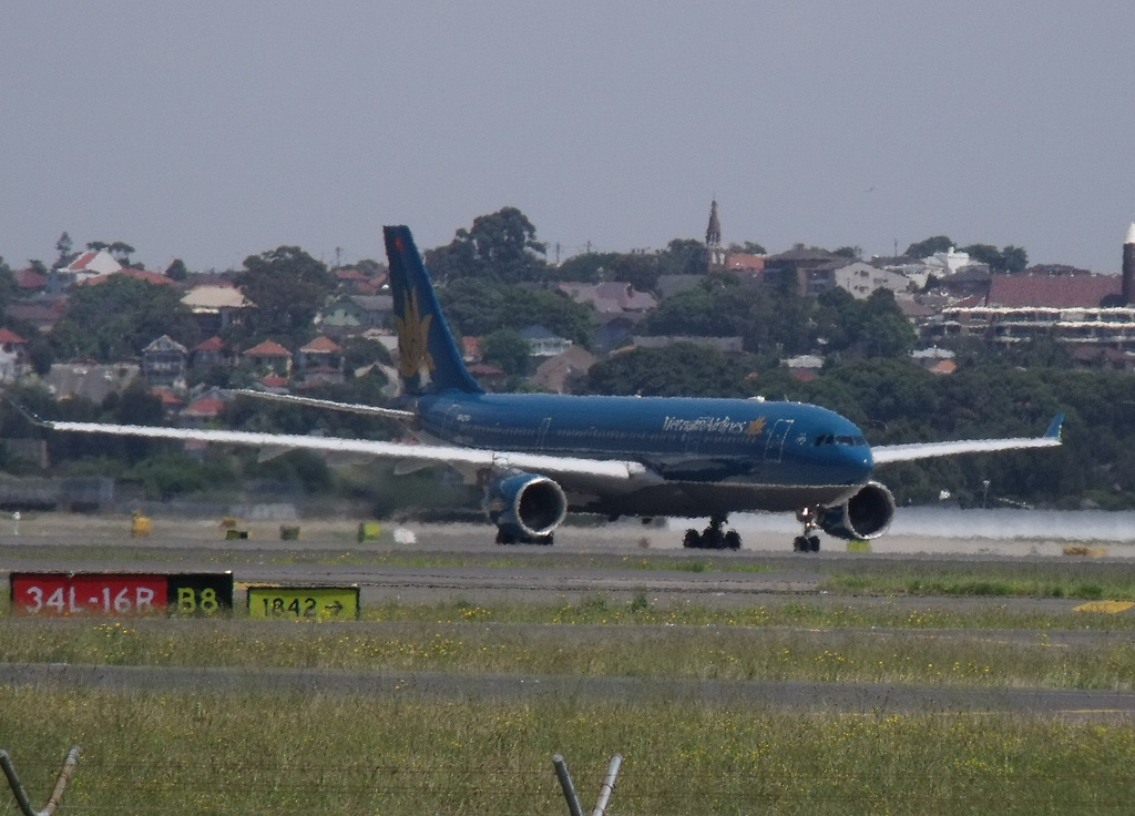 Photo of Vietnam Airlines VN-A378, Airbus A330-200