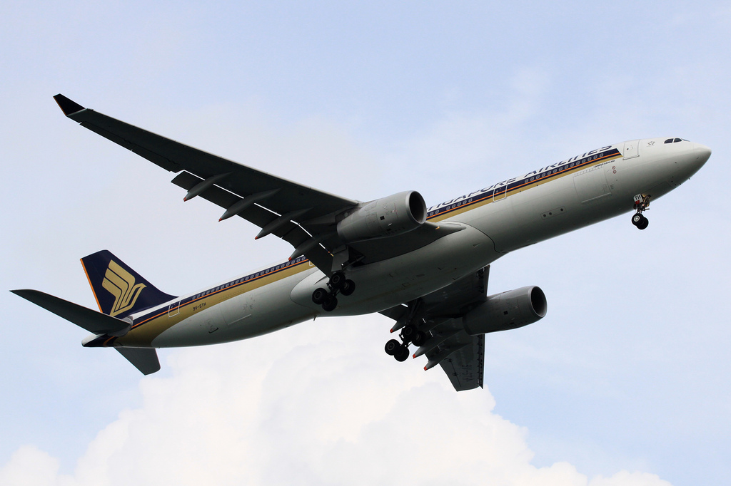 Photo of Singapore Airlines 9V-STH, Airbus A330-300