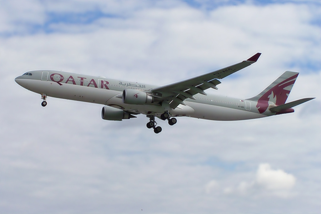 Photo of Qatar Airways A7-AEG, Airbus A330-300