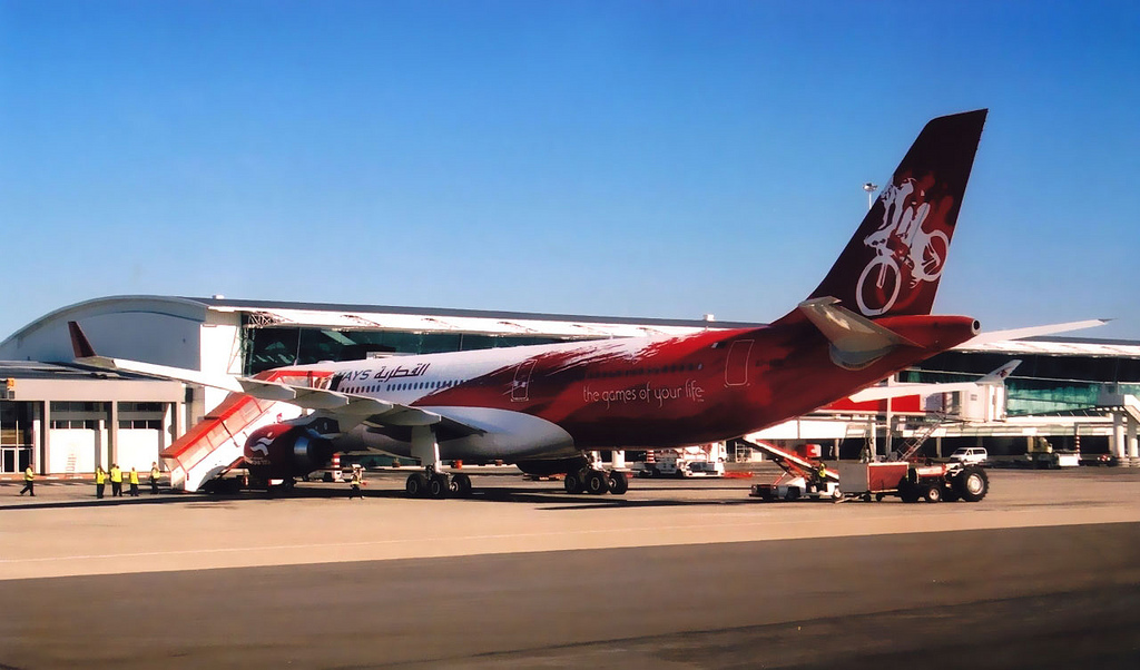 Photo of Qatar Airways A7-AEG, Airbus A330-300