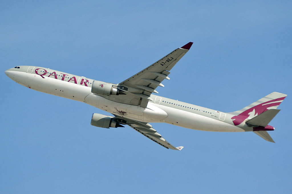 Photo of Qatar Airways A7-AEJ, Airbus A330-300
