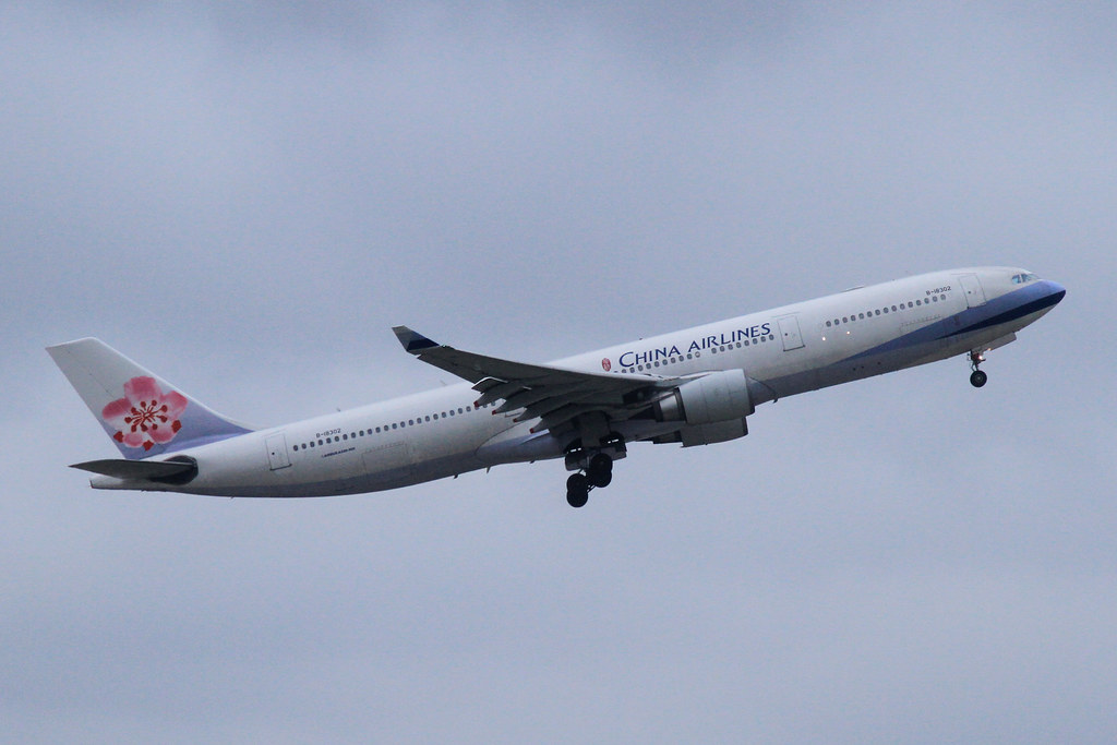 Photo of China Airlines B-18302, Airbus A330-300