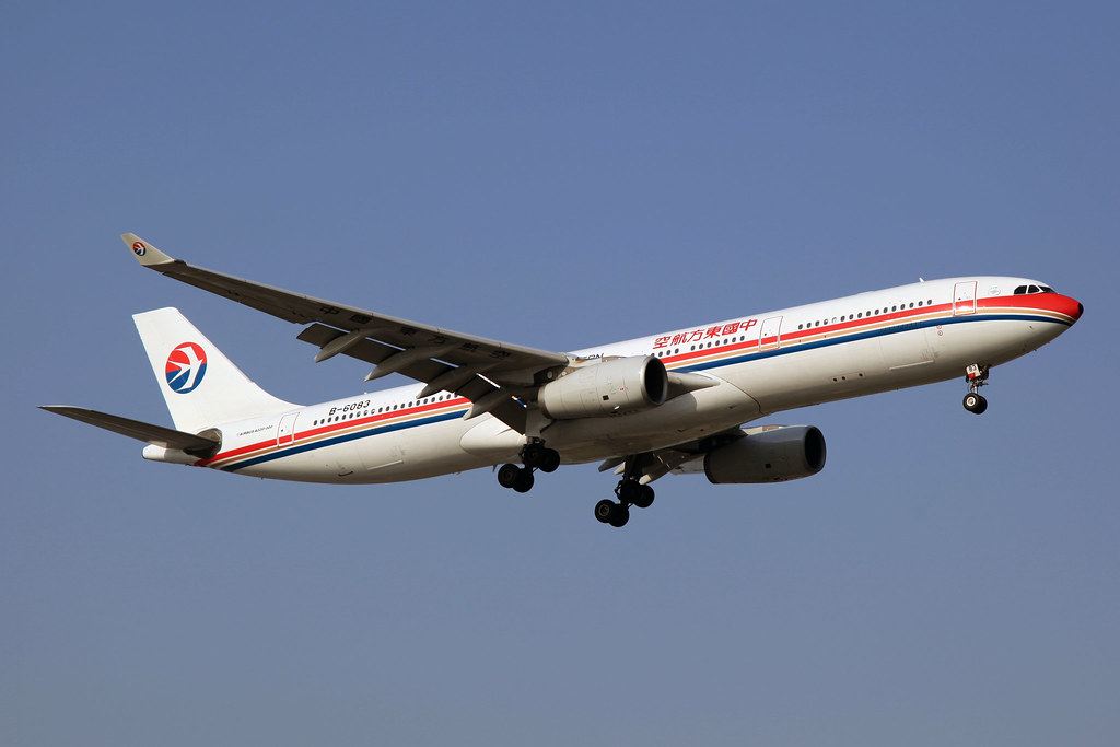 Photo of China Eastern Airlines B-6083, Airbus A330-300