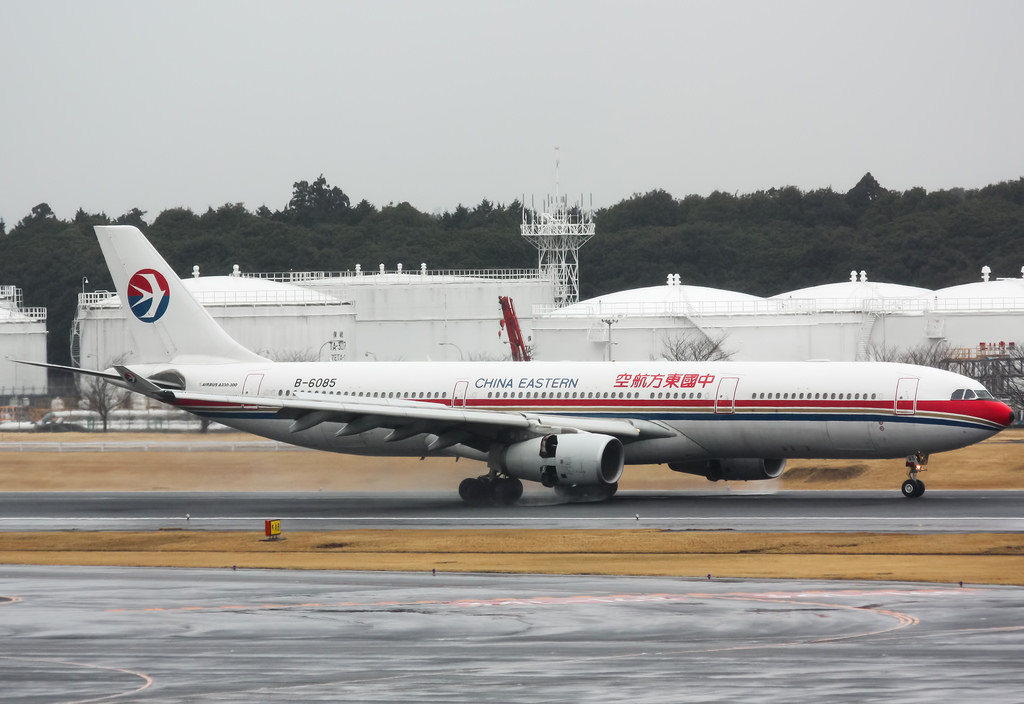 Photo of China Eastern Airlines B-6085, Airbus A330-300