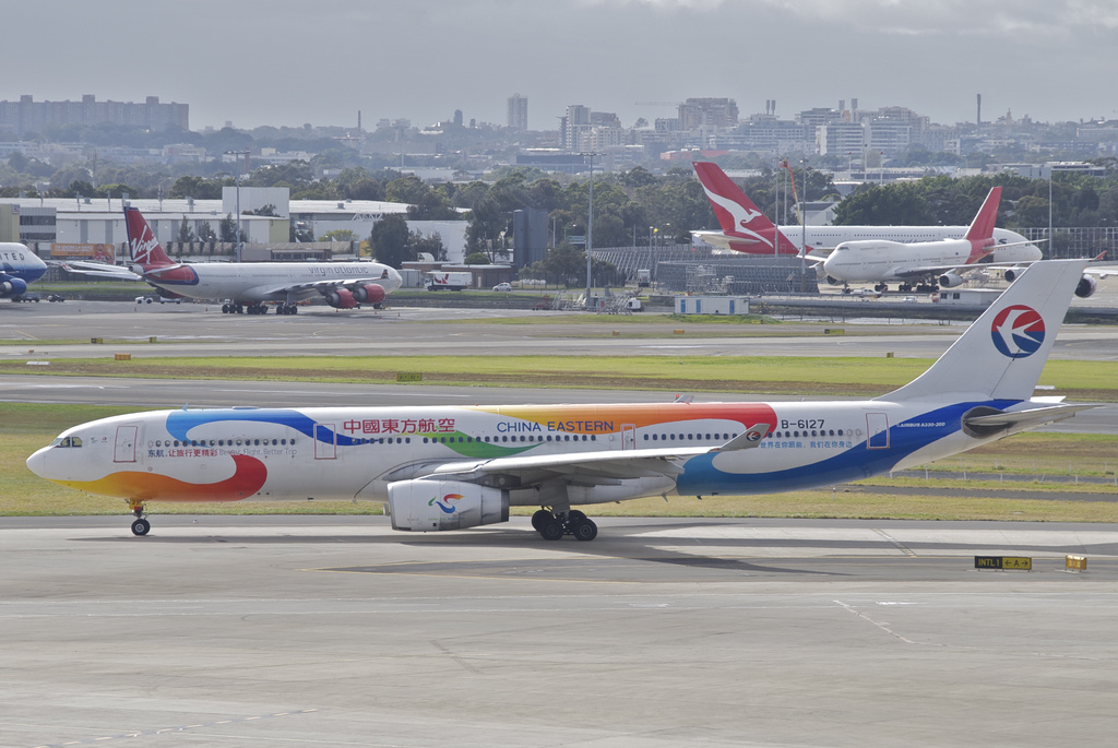 Photo of Shanghai Airlines B-6127, Airbus A330-300