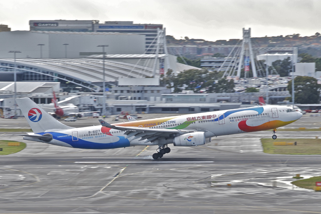 Photo of Shanghai Airlines B-6127, Airbus A330-300