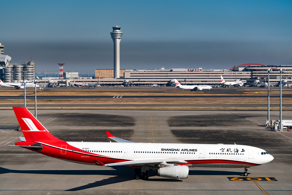 Photo of Shanghai Airlines B-6127, Airbus A330-300