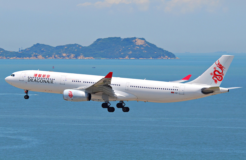 Photo of Cathay Dragon B-HLC, Airbus A330-300