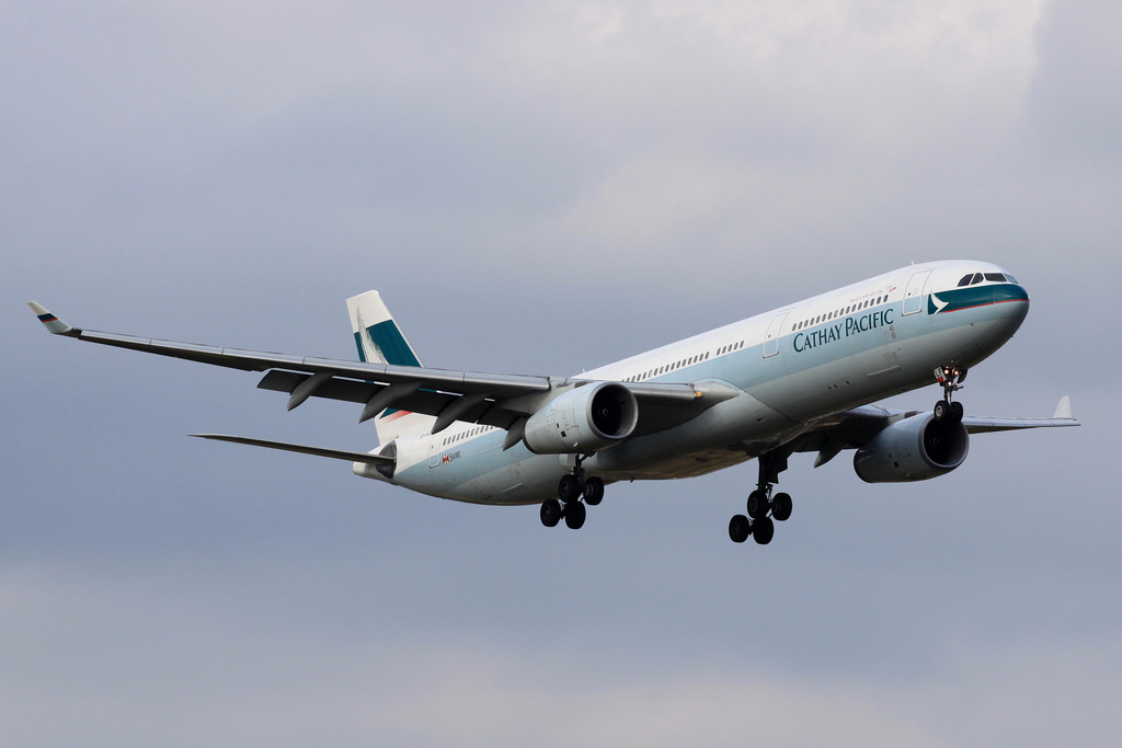 Photo of Cathay Pacific B-HLF, Airbus A330-300