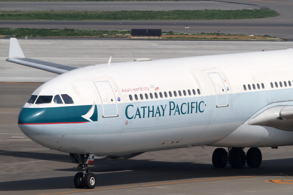 Photo of Cathay Pacific B-HLM, Airbus A330-300