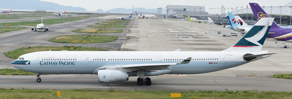 Photo of Cathay Pacific B-HLN, Airbus A330-300