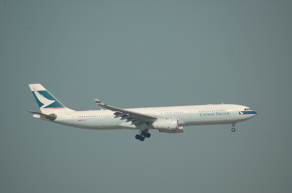 Photo of Cathay Pacific B-HLN, Airbus A330-300
