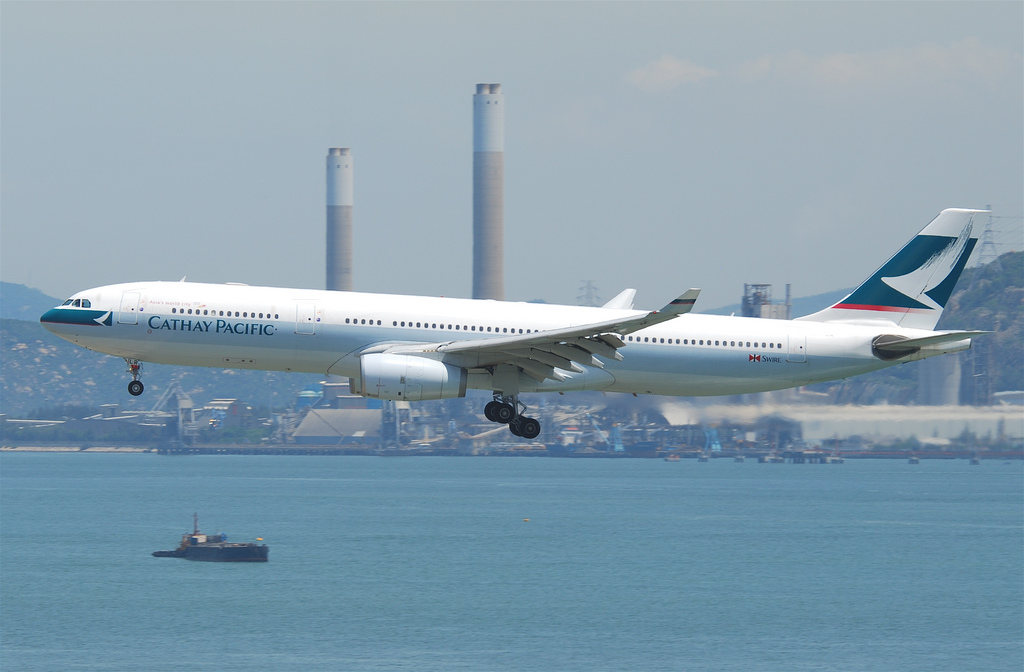Photo of Cathay Pacific B-HLR, Airbus A330-300