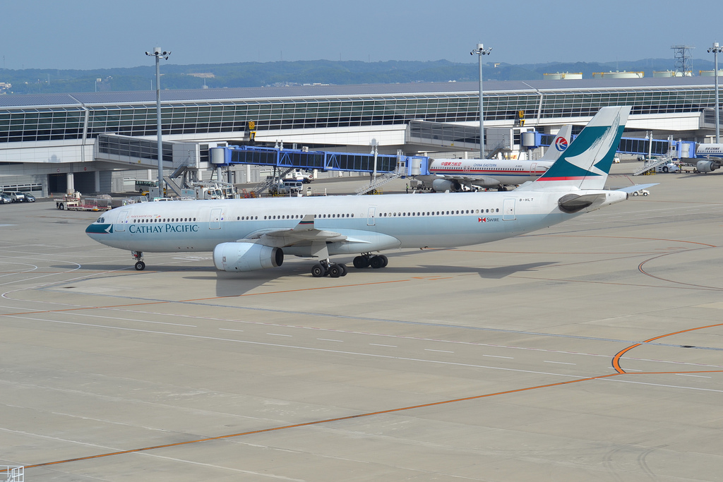 Photo of Cathay Pacific B-HLT, Airbus A330-300