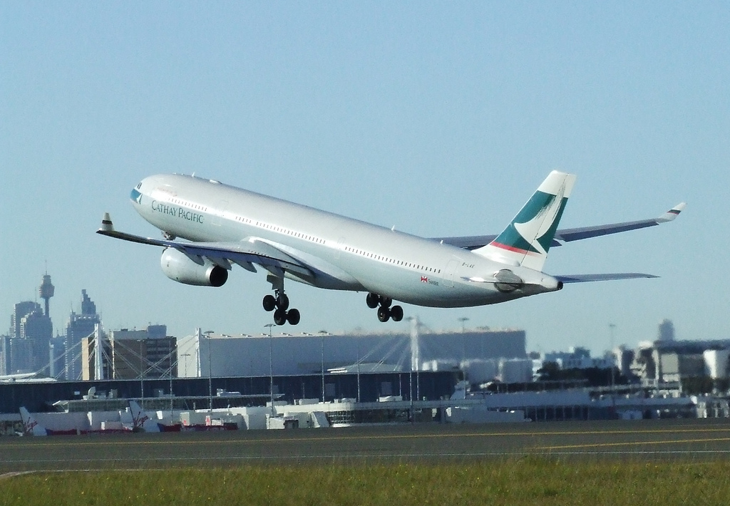 Photo of Cathay Pacific B-LAE, Airbus A330-300