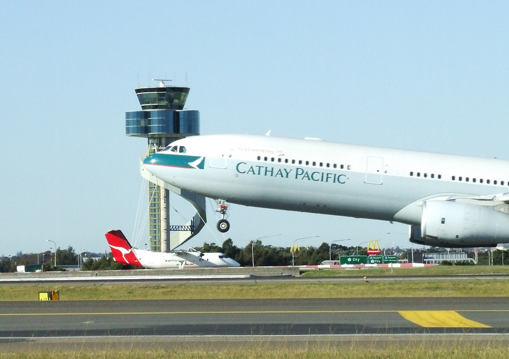 Photo of Cathay Pacific B-LAE, Airbus A330-300
