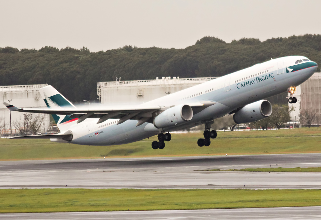Photo of Cathay Pacific B-LBC, Airbus A330-300