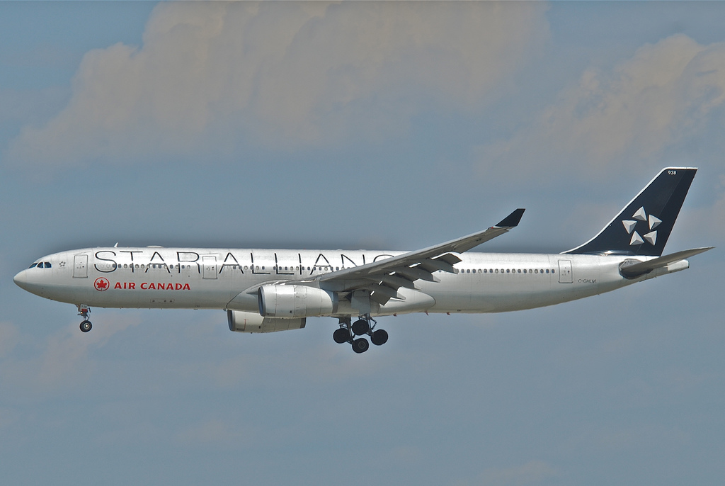 Photo of Air Canada C-GHLM, Airbus A330-300