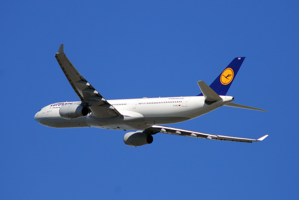 Photo of Lufthansa D-AIKD, Airbus A330-300