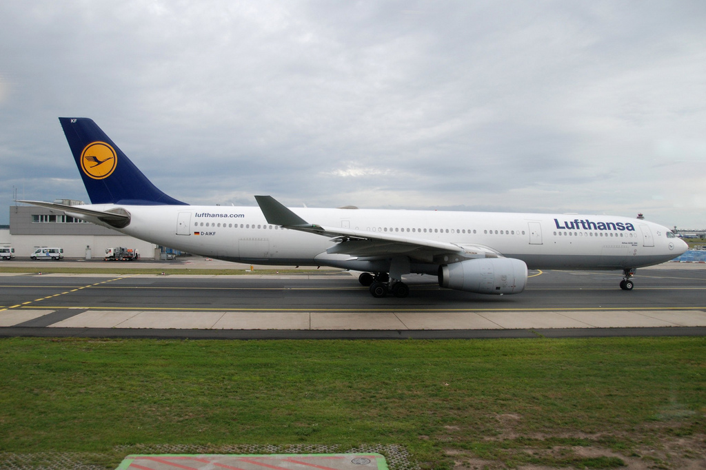 Photo of Lufthansa D-AIKF, Airbus A330-300