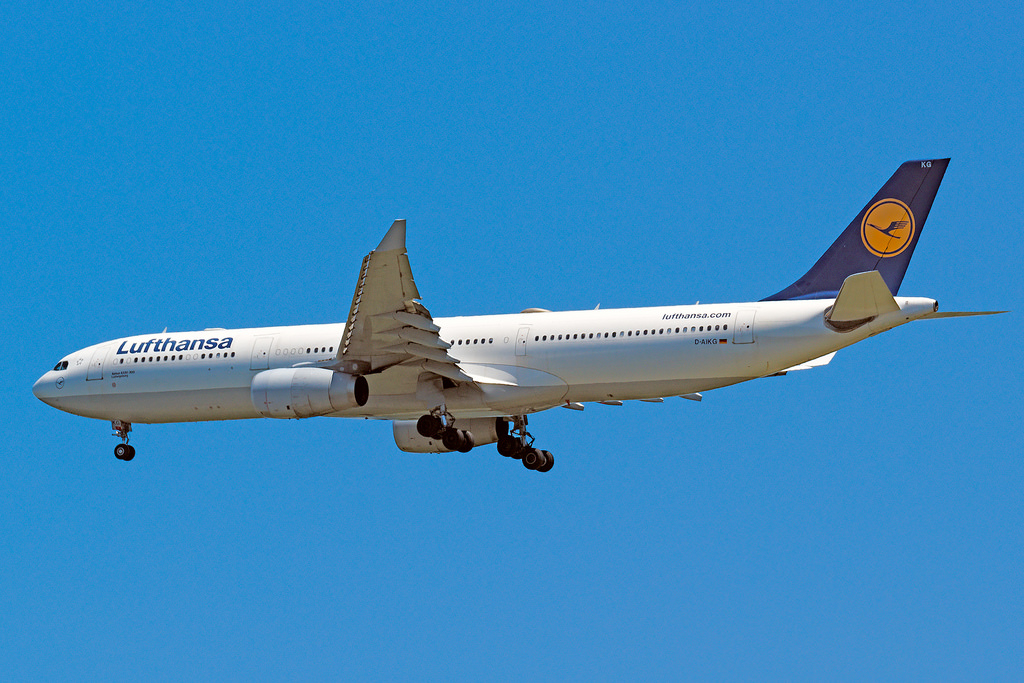 Photo of Lufthansa D-AIKG, Airbus A330-300