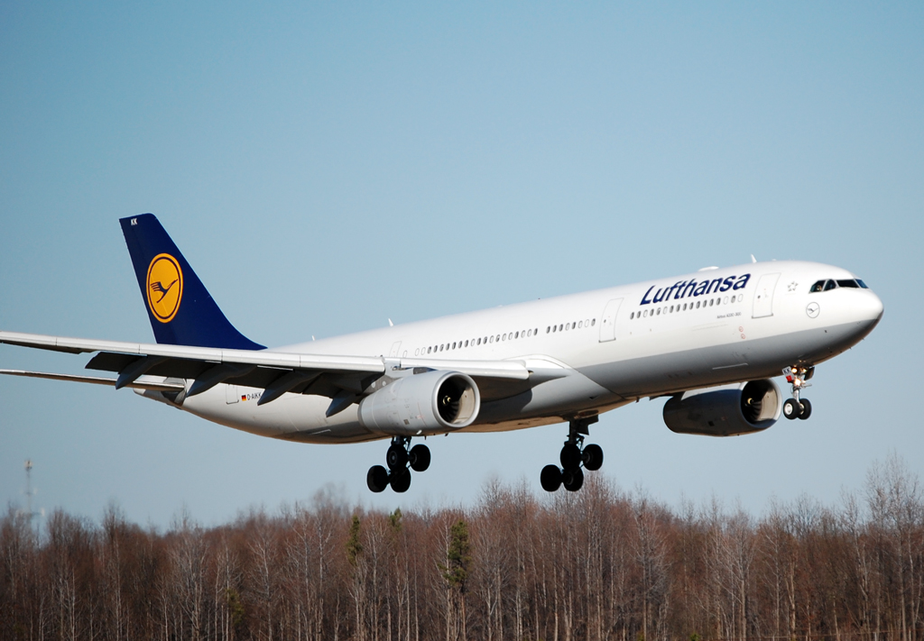 Photo of Lufthansa D-AIKK, Airbus A330-300