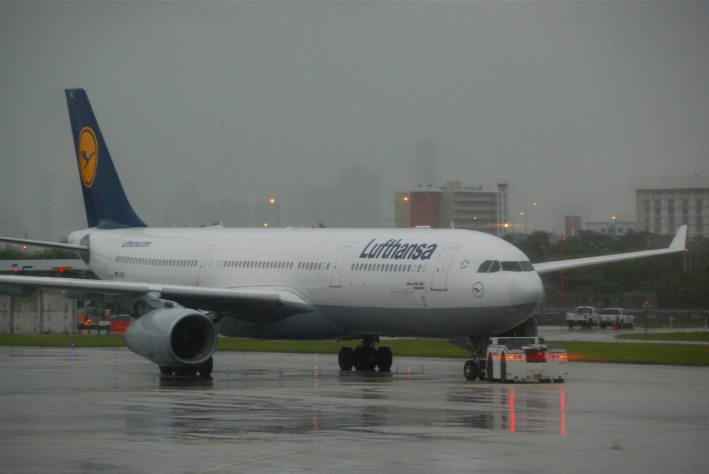 Photo of Lufthansa D-AIKL, Airbus A330-300
