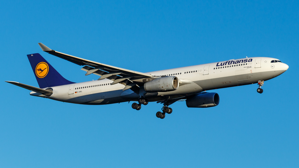 Photo of Lufthansa D-AIKL, Airbus A330-300