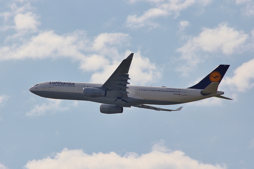 Photo of Lufthansa D-AIKN, Airbus A330-300