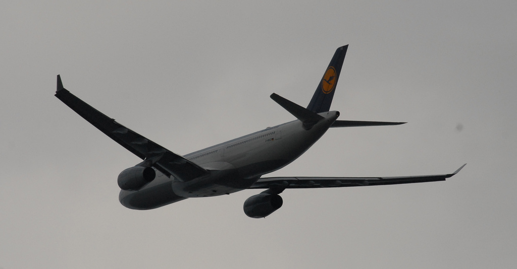 Photo of Lufthansa D-AIKQ, Airbus A330-300