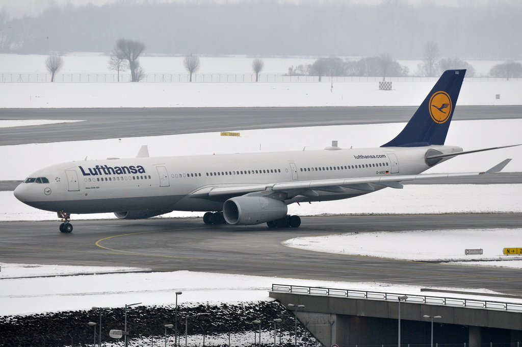 Photo of Lufthansa D-AIKQ, Airbus A330-300
