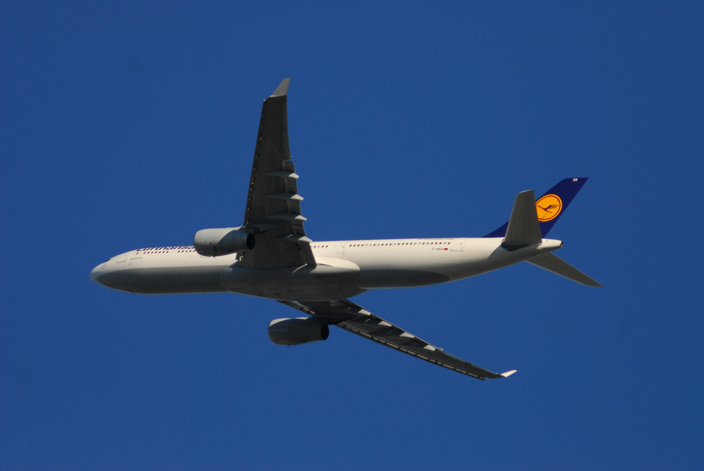 Photo of Lufthansa D-AIKR, Airbus A330-300