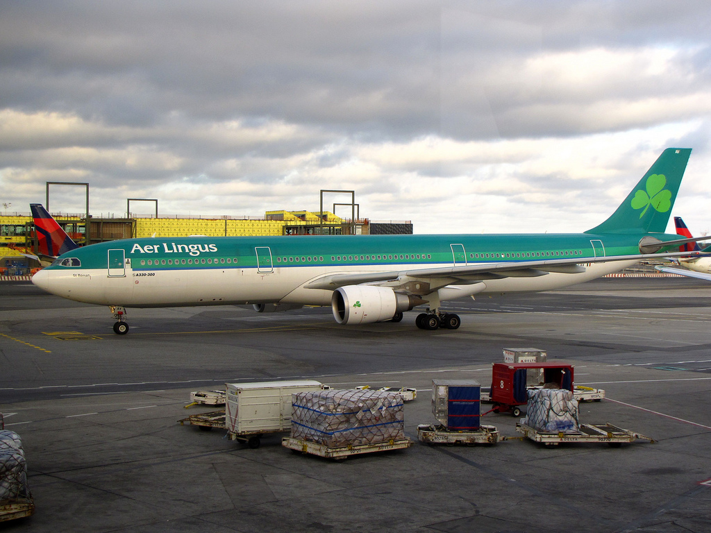 Photo of Aer Lingus EI-EAV, Airbus A330-300