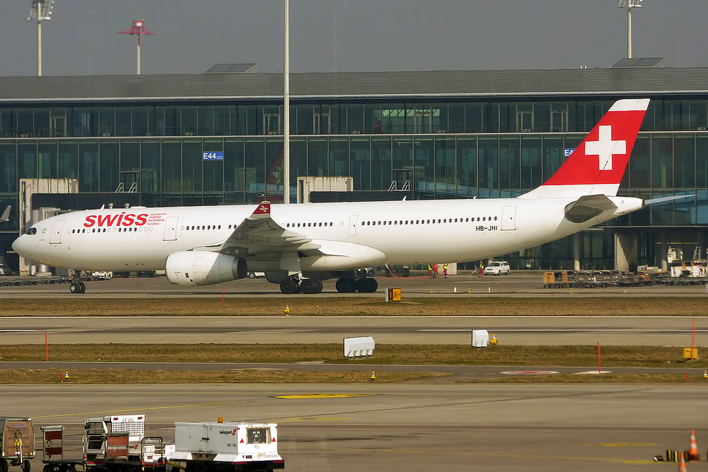 Photo of Swiss International Airlines HB-JHI, Airbus A330-300