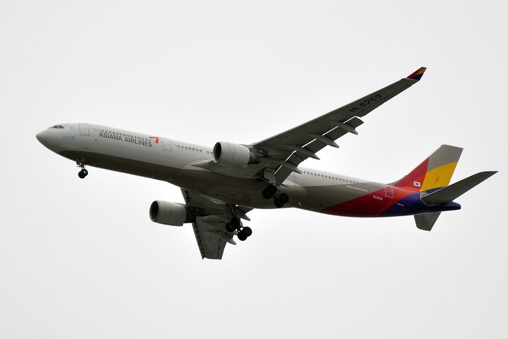 Photo of Asiana Airlines HL8259, Airbus A330-300