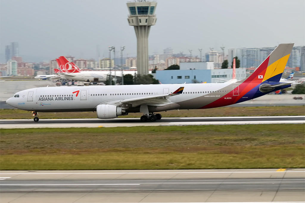 Photo of Asiana Airlines HL8259, Airbus A330-300