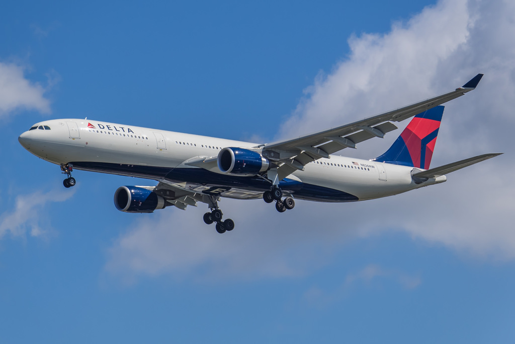Photo of Delta Airlines N826NW, Airbus A330-300