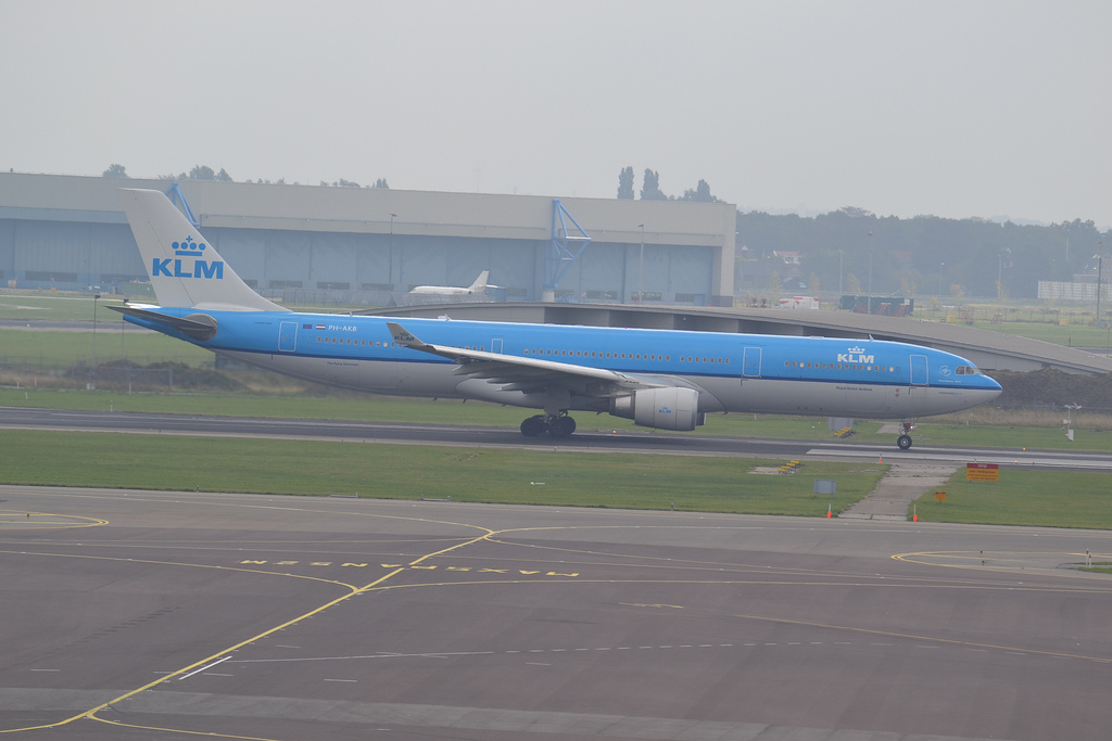 Photo of KLM PH-AKB, Airbus A330-300